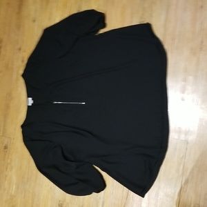 Avenue Black flowy top w/zipper closure EUC sz 26/28